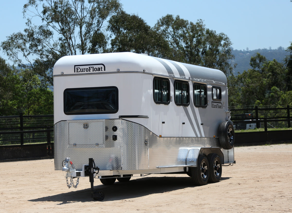 3 Horse Angle Load Camper Float L500 SN