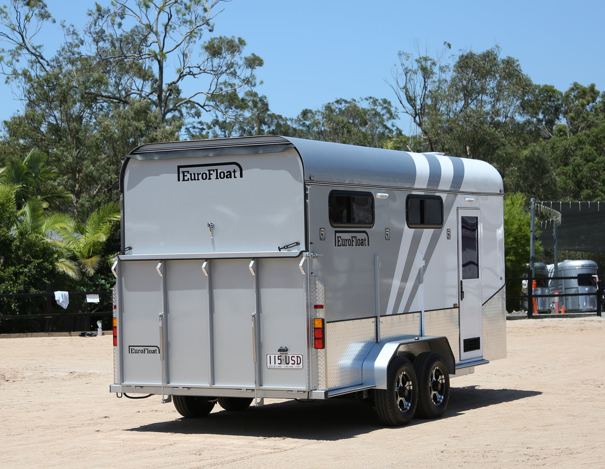 3 Horse Angle Load Camper Float L500 SN