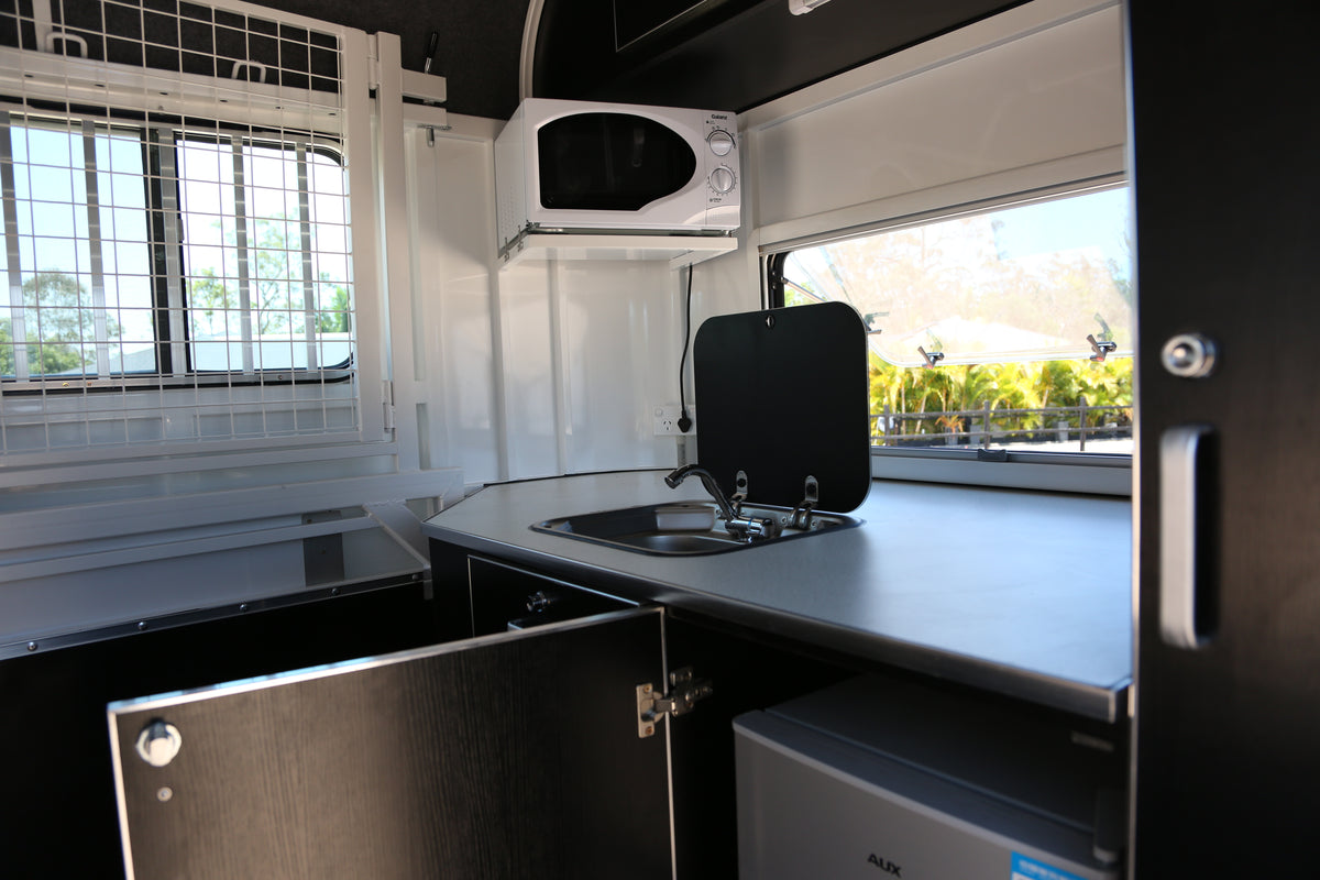 3 Horse Angle Load Camper Float L500 SN
