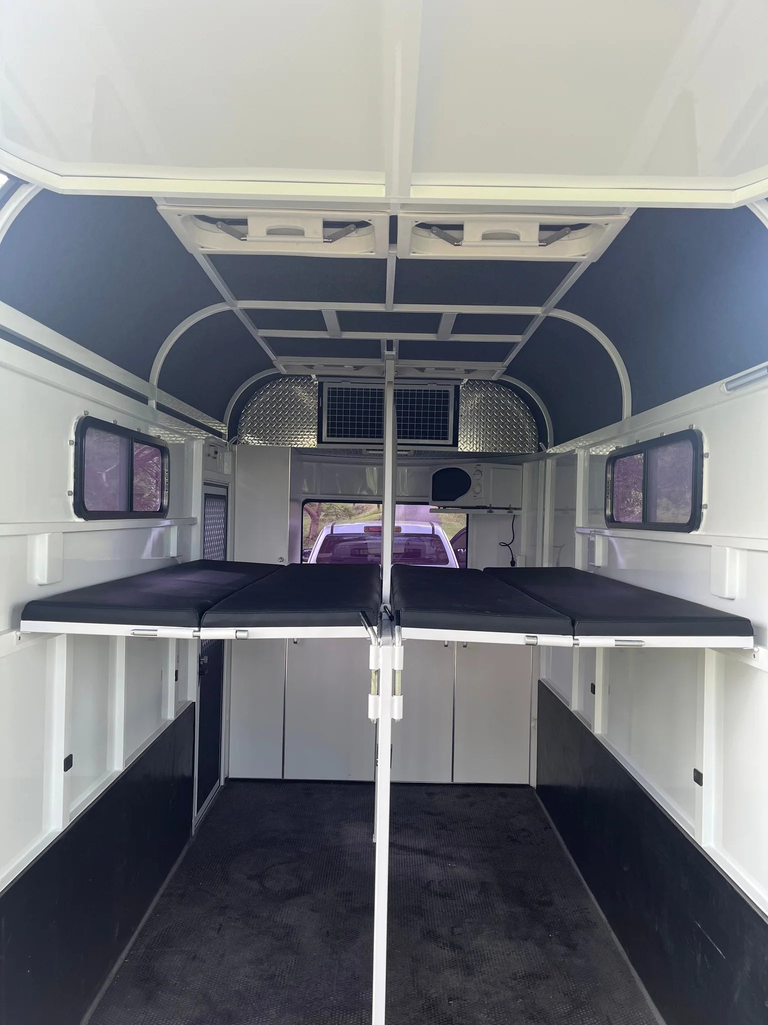 2 Horse Straight Load Camper Float L500 RN