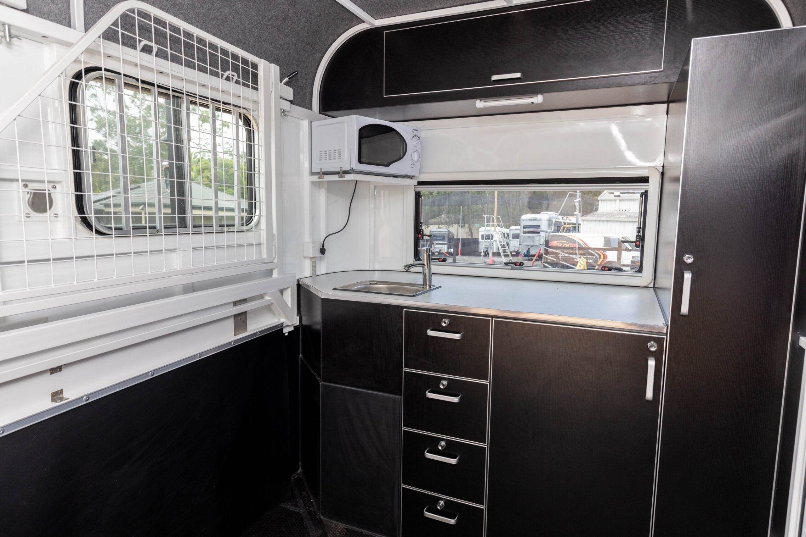 2HAL-L860 SN Prestige Series Deluxe Package