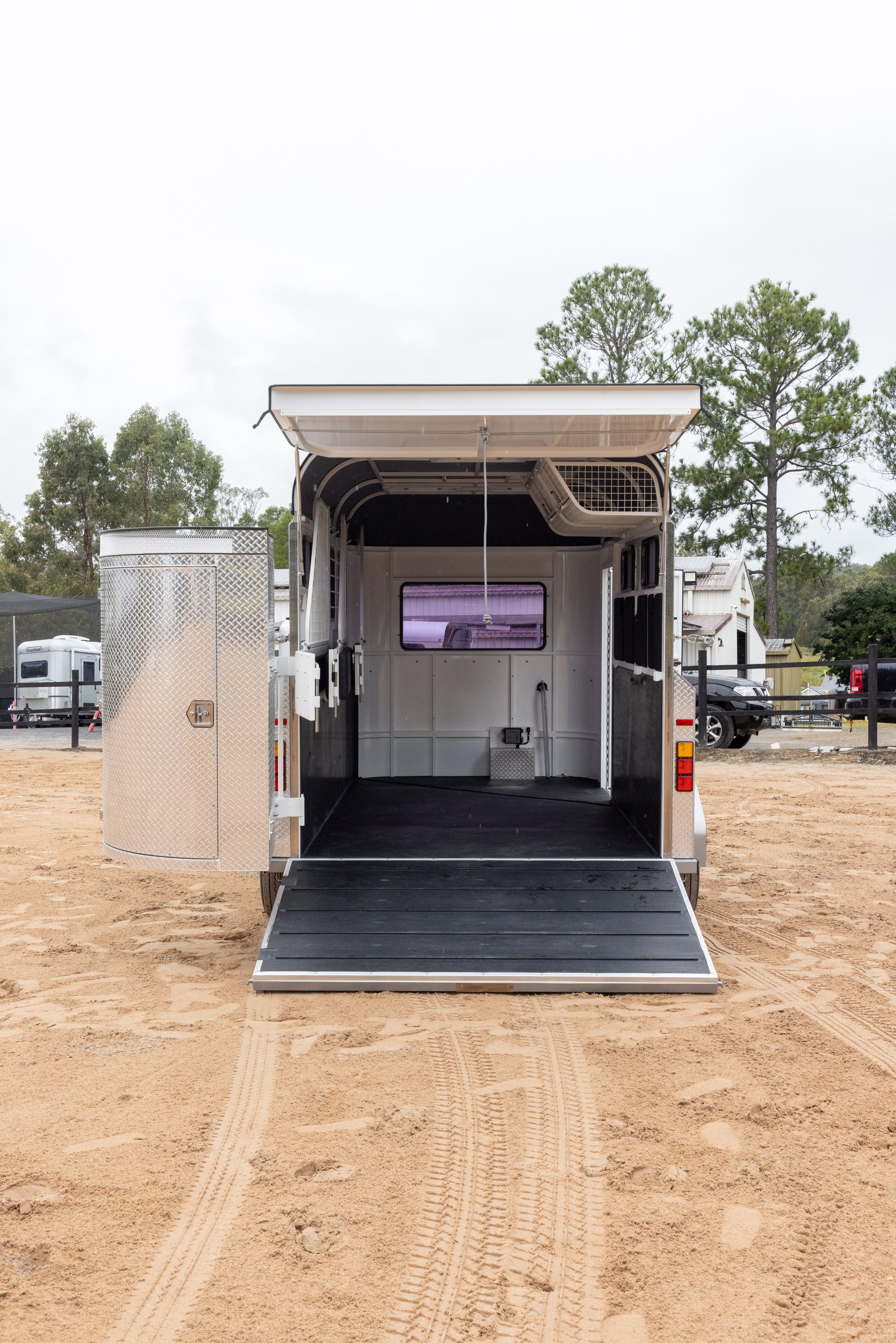 2 Horse Angle Load Float S SN Classic