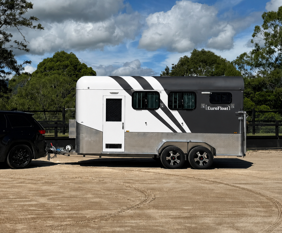 2 Horse Angle Load Camper Float Mid Overnighter SN 2.0 771.B