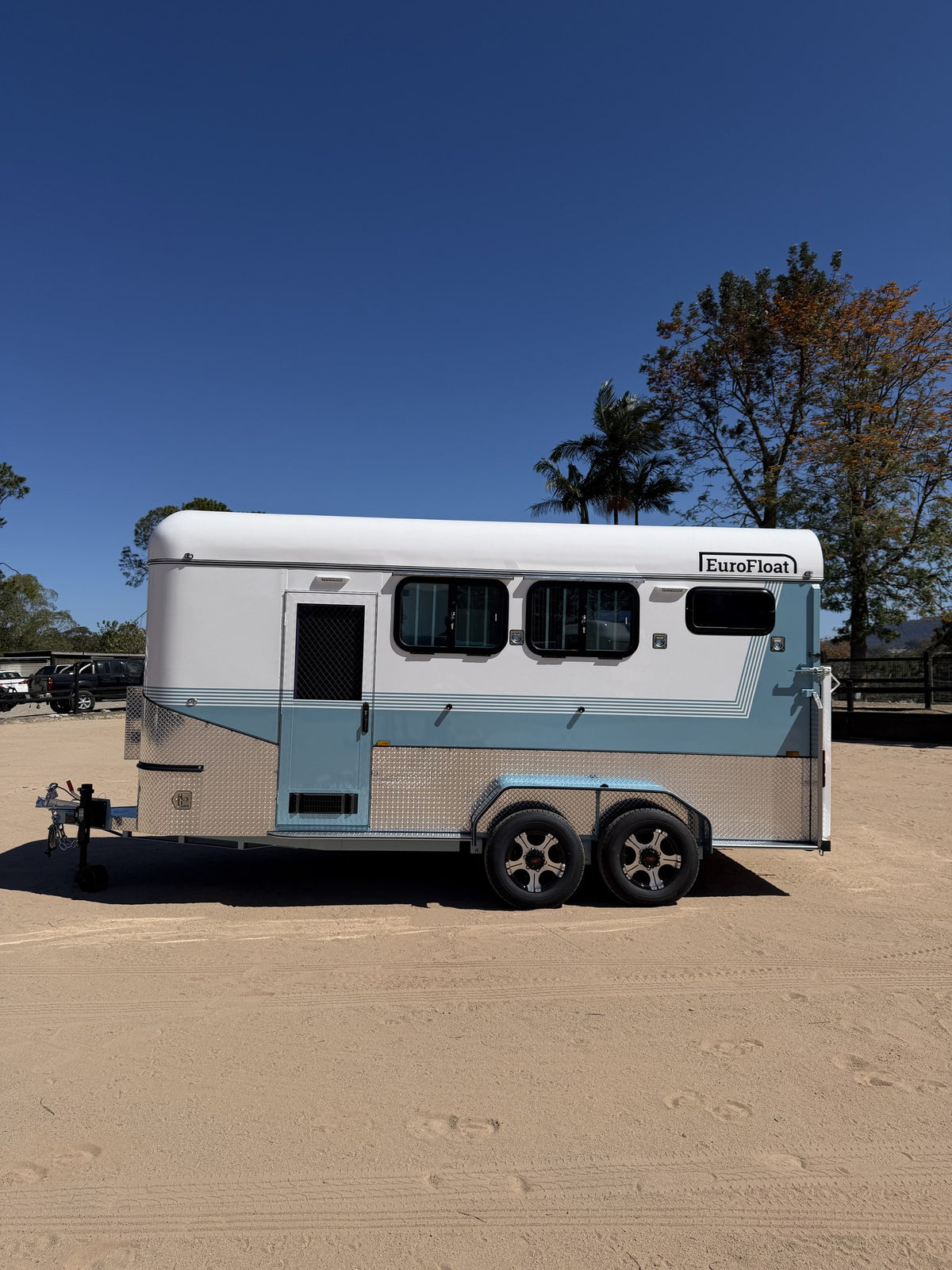 EuroFloat 774.A Compact Overnighter 2.1 horse float with living, photo 3