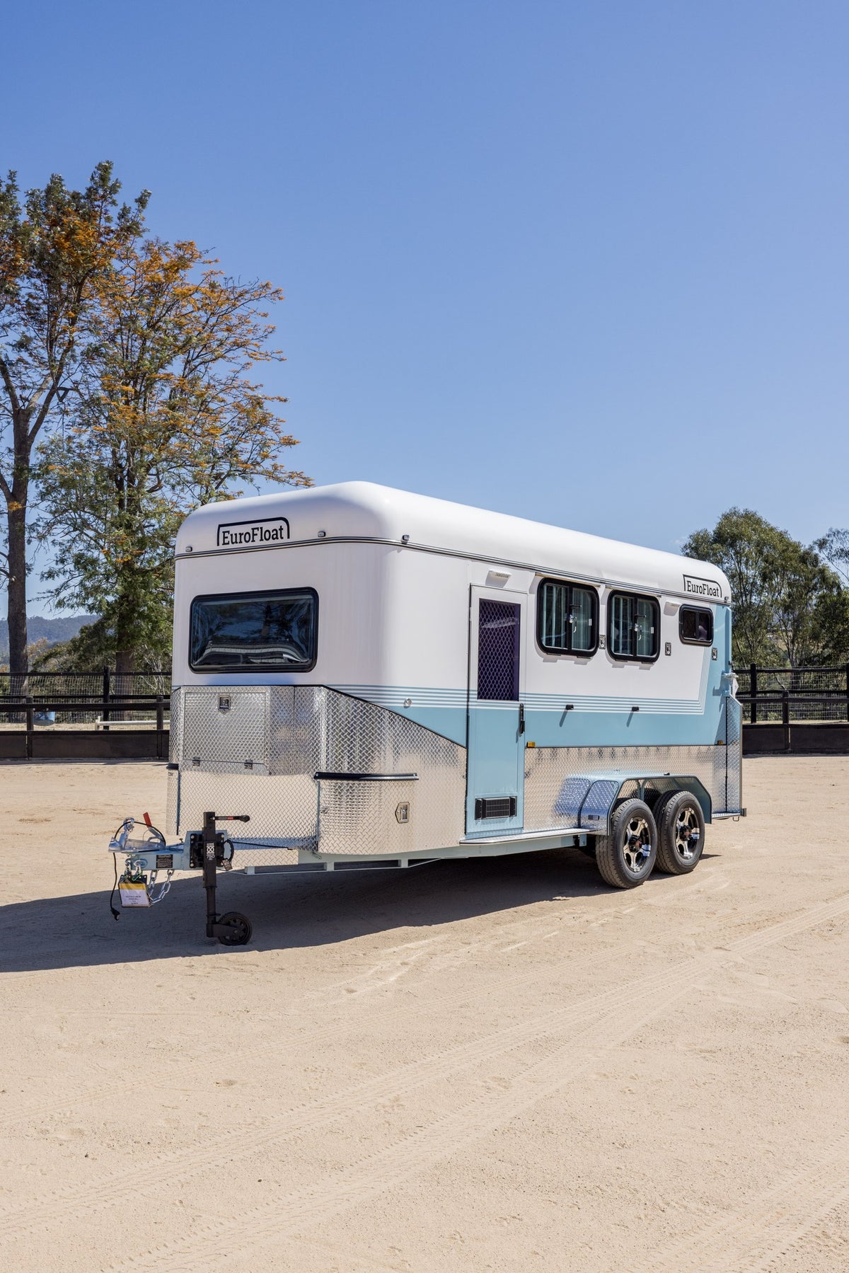 EuroFloat 774.A Compact Overnighter 2.1 horse float with living, photo 4