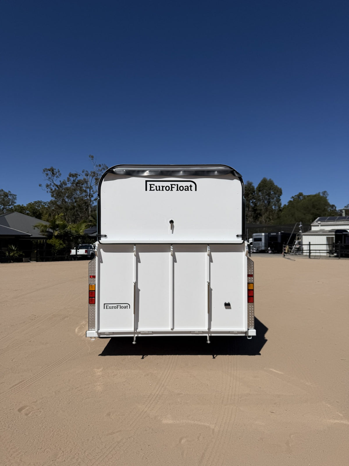 EuroFloat 774.A Compact Overnighter 2.1 horse float with living, photo 6