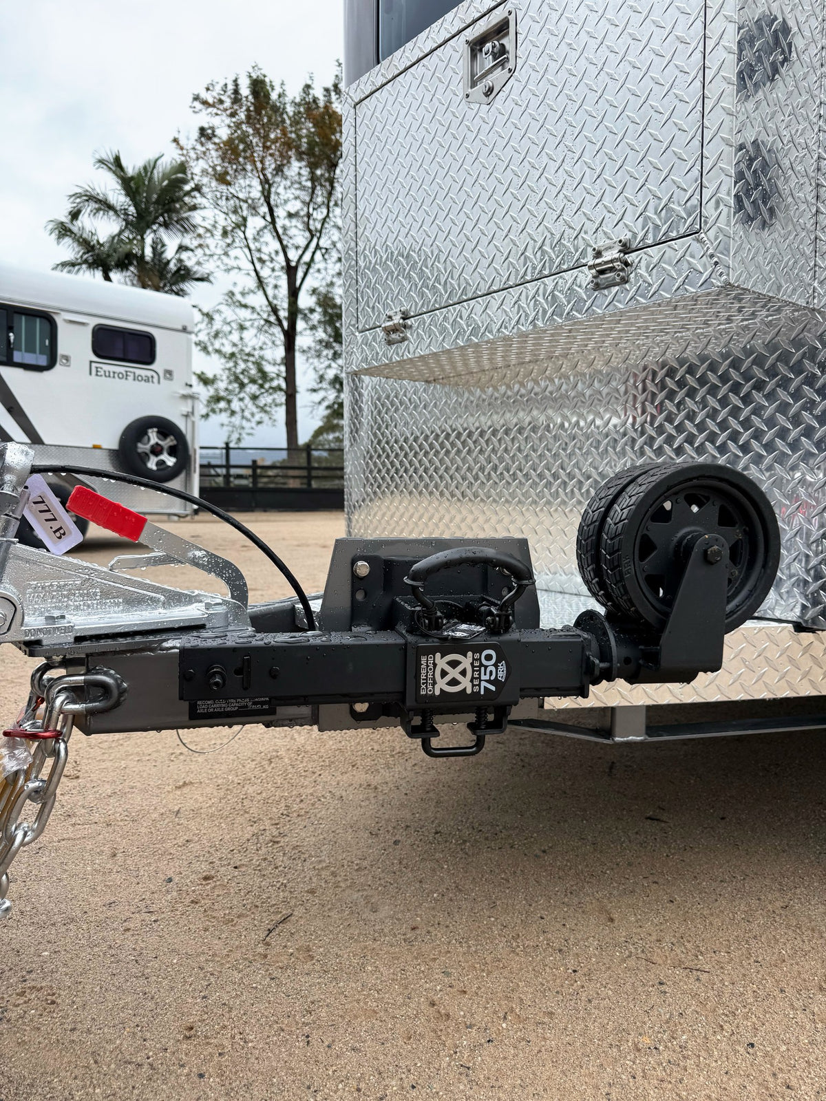 3 Horse Angle Load Camper Float L500 SN 777.B