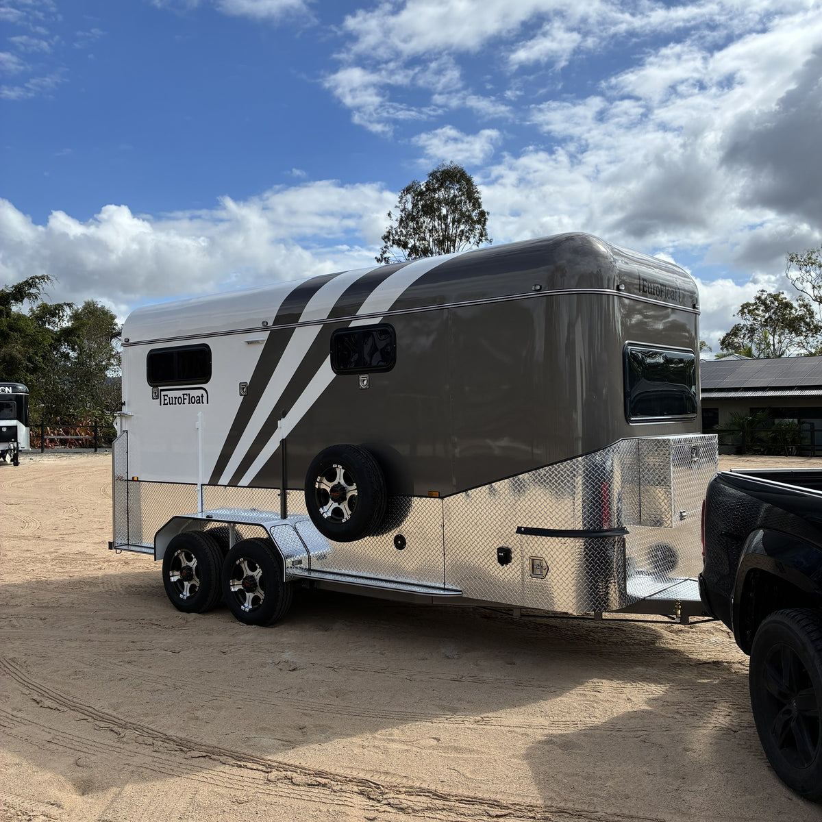 EuroFloat 781.A 2HAL Overnighter Compact Series 2.0 horse float, photo 6