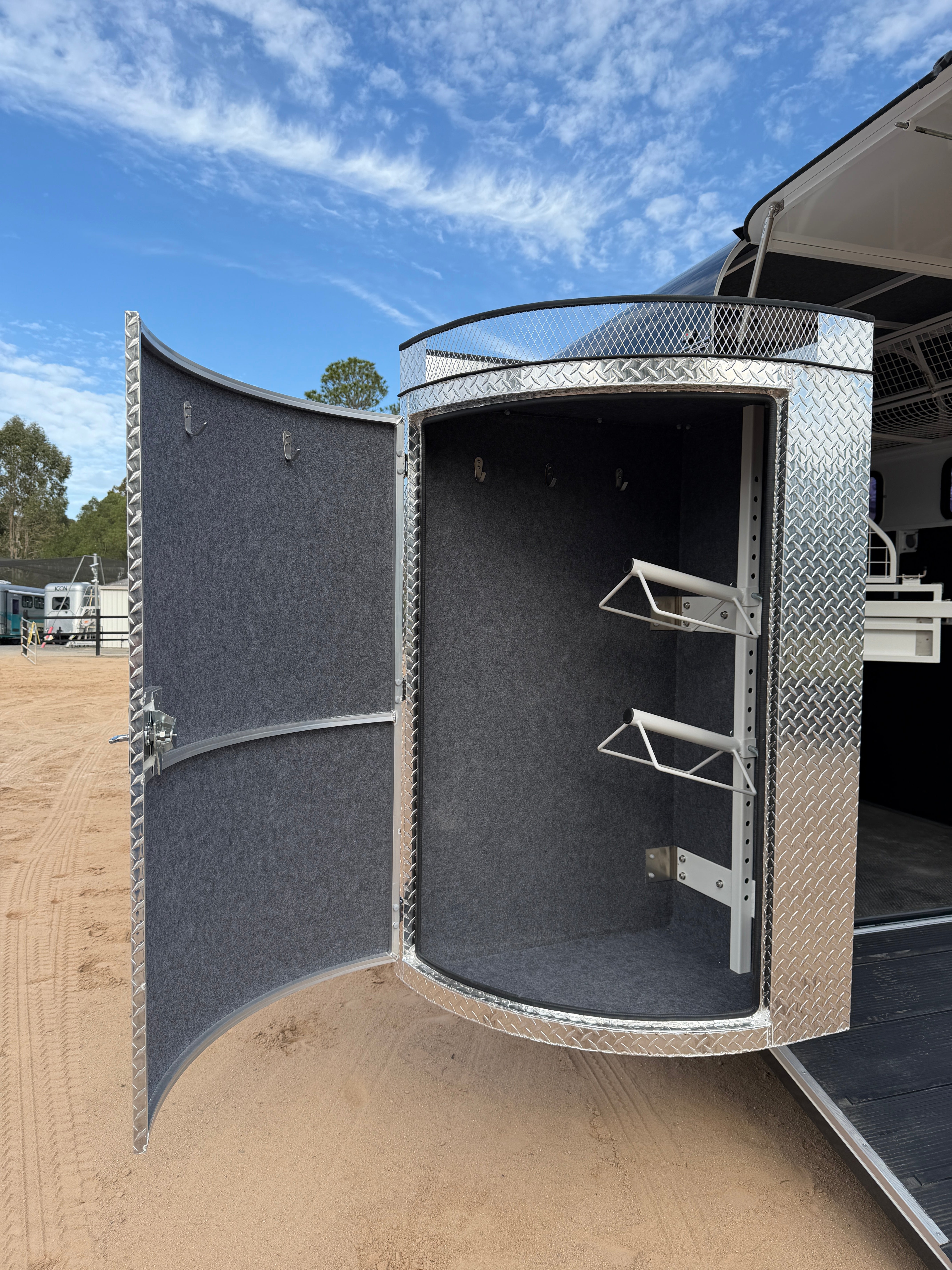 2 Horse Angle Load Float S Plus SN 761.B