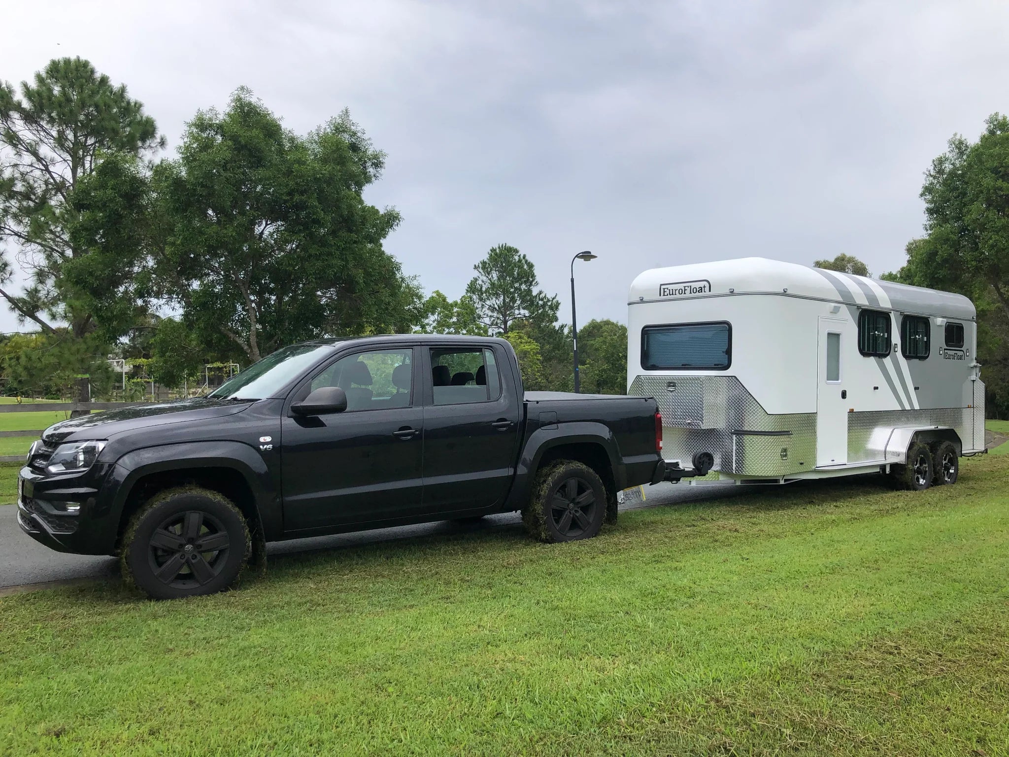 2 Horse Angle Load Camper Float Ultimate Overnighter SN 2.1