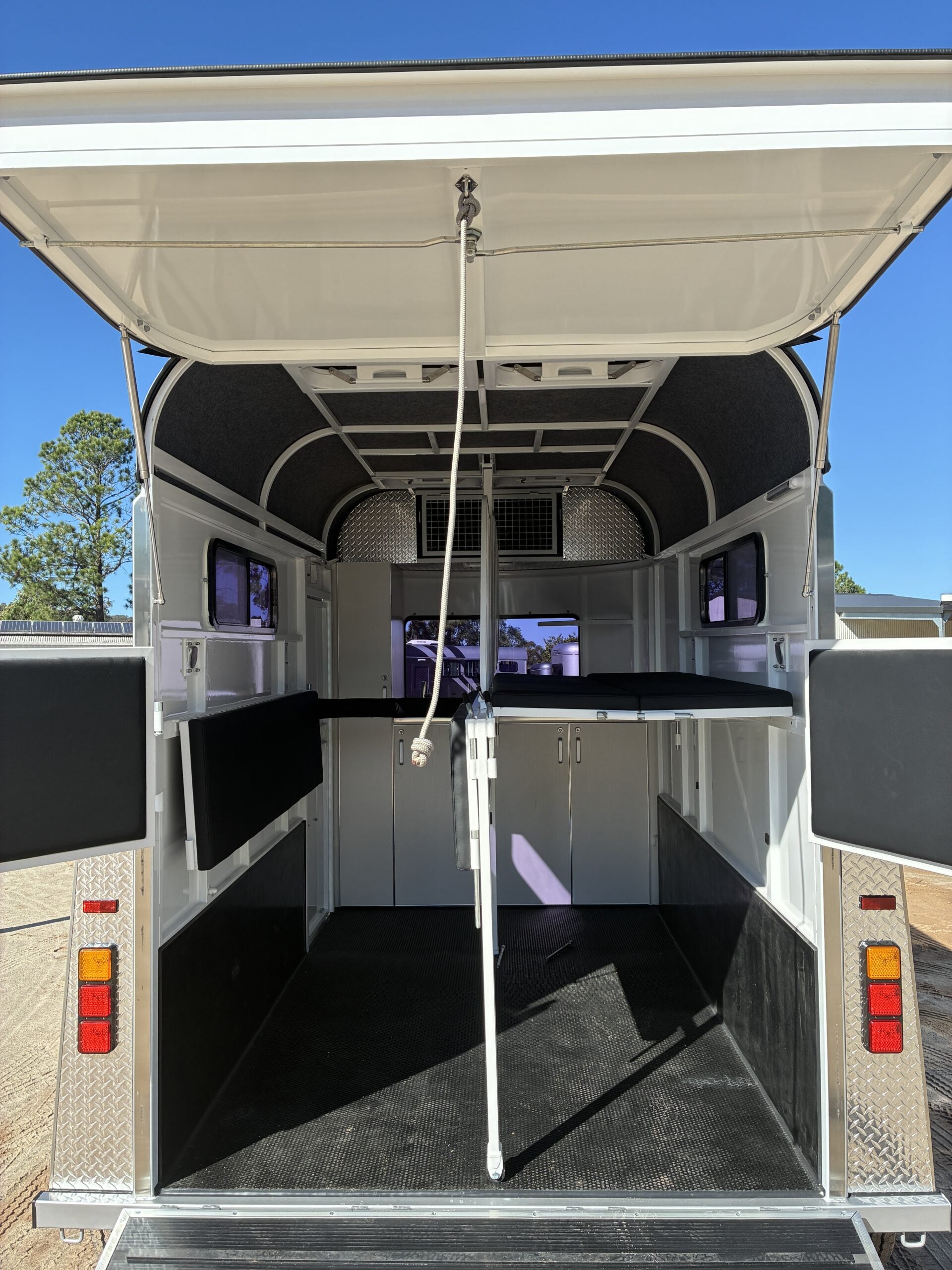 2 Horse Straight Load Float L500 RN