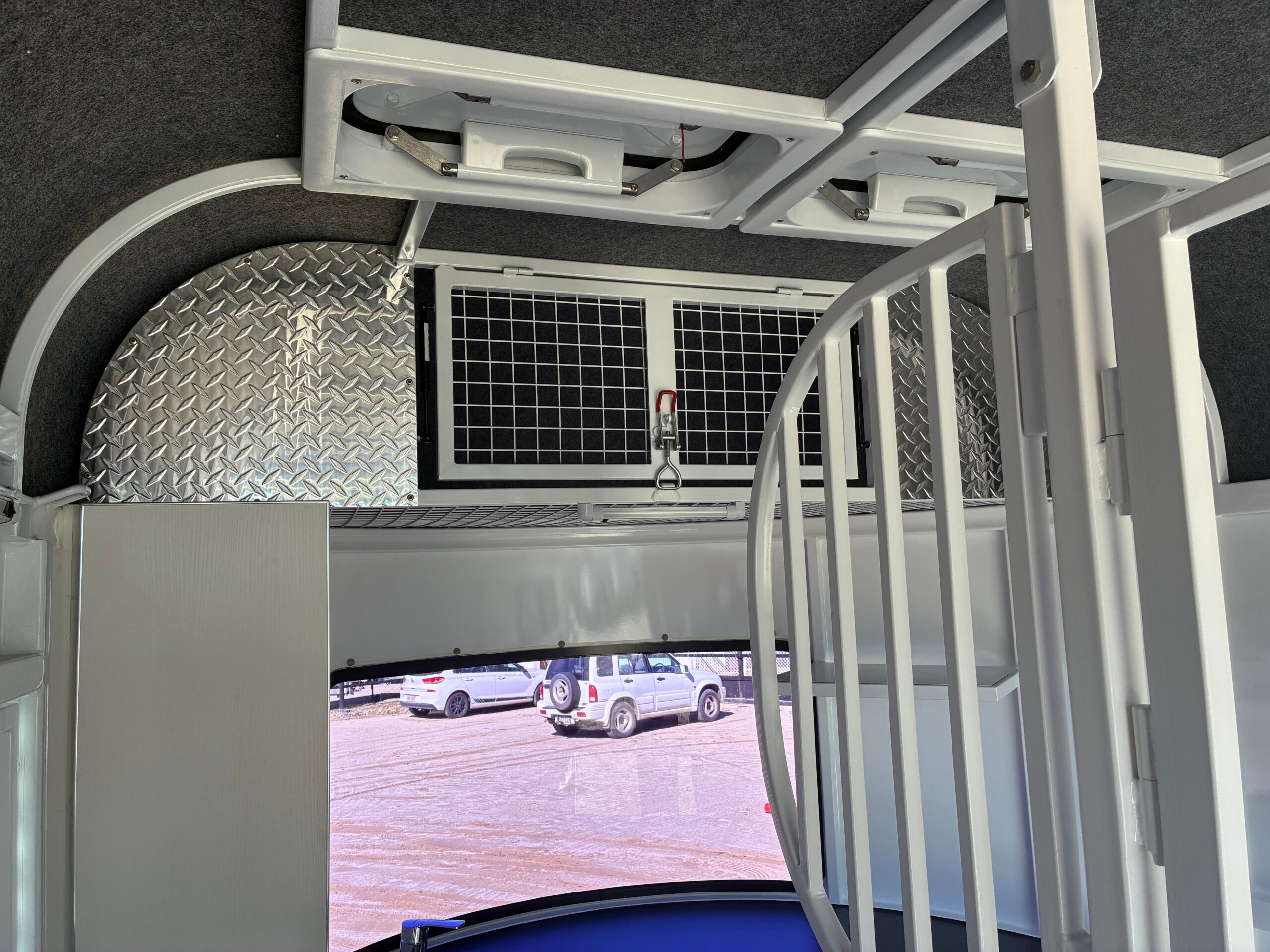 2 Horse Straight Load Float L500 RN