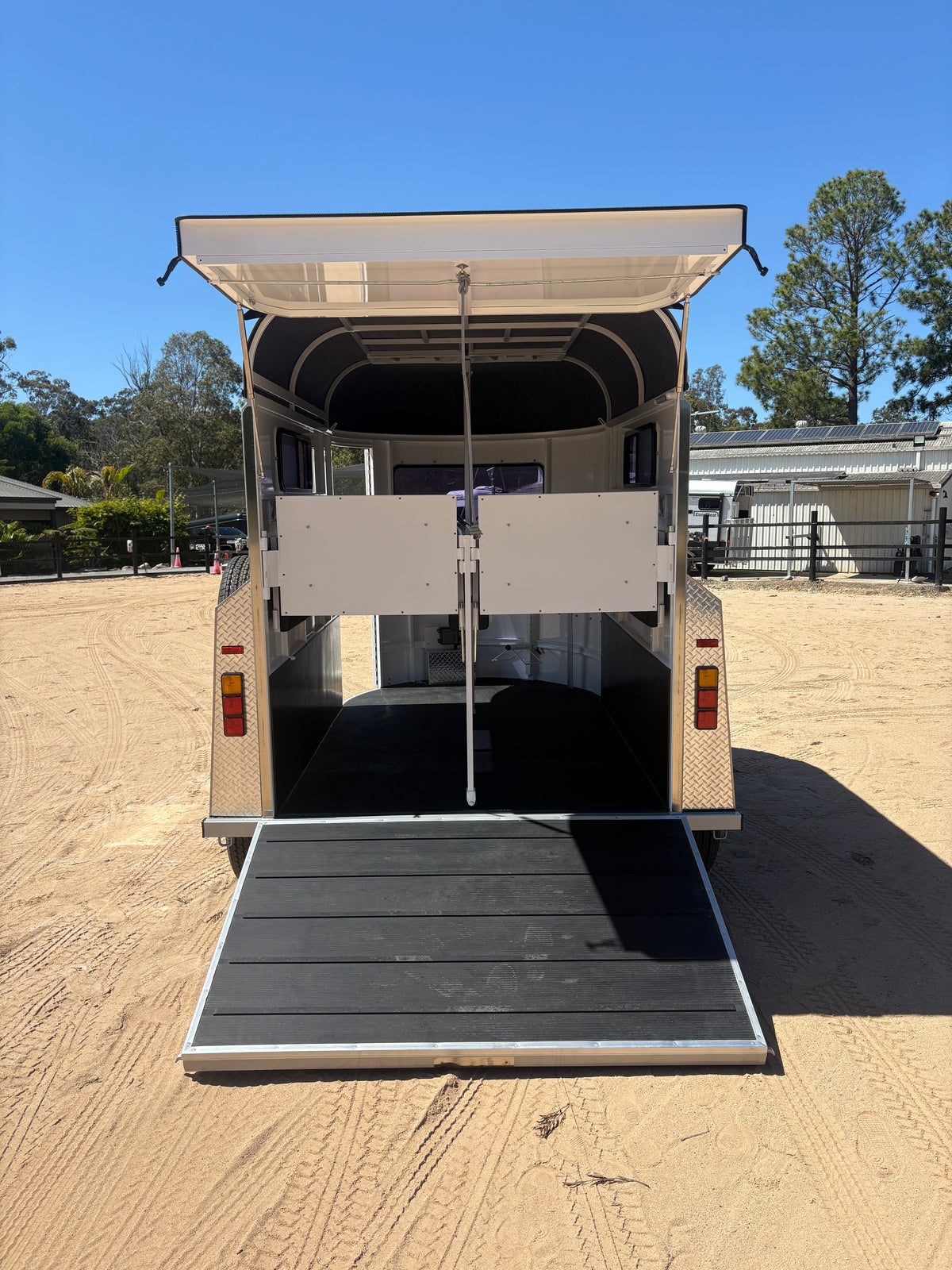 2 Horse Straight Load Float S RN Standard