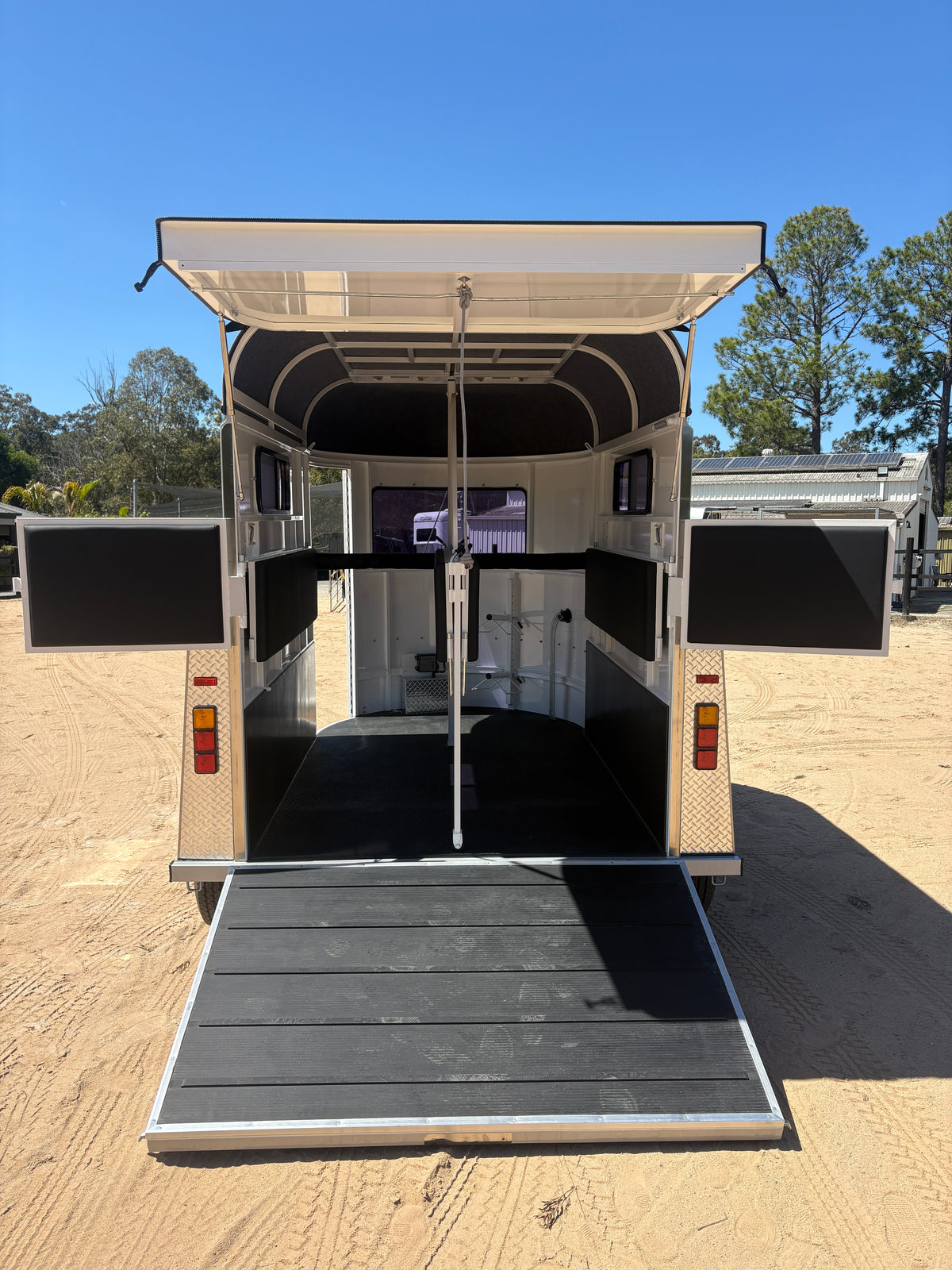 2 Horse Straight Load Float S RN Standard