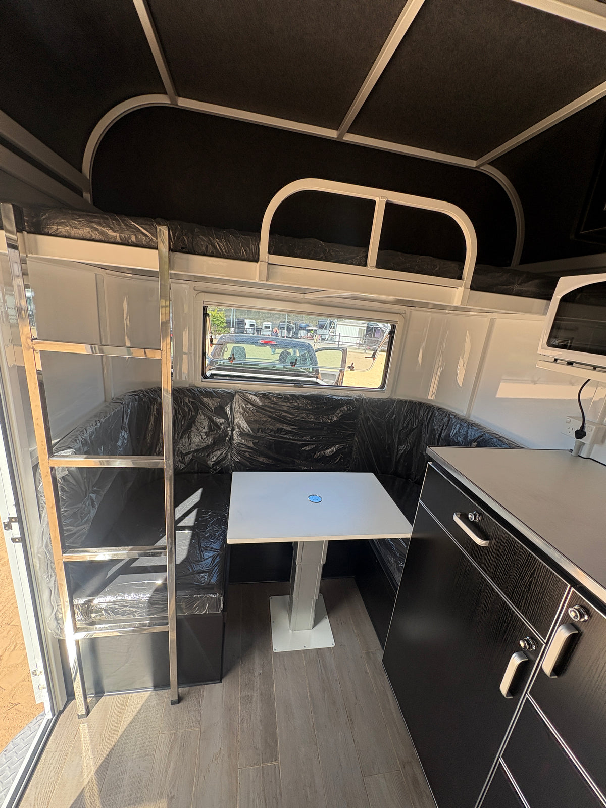 2 Horse Angle Load Camper Float Mid Overnighter SN 2.0