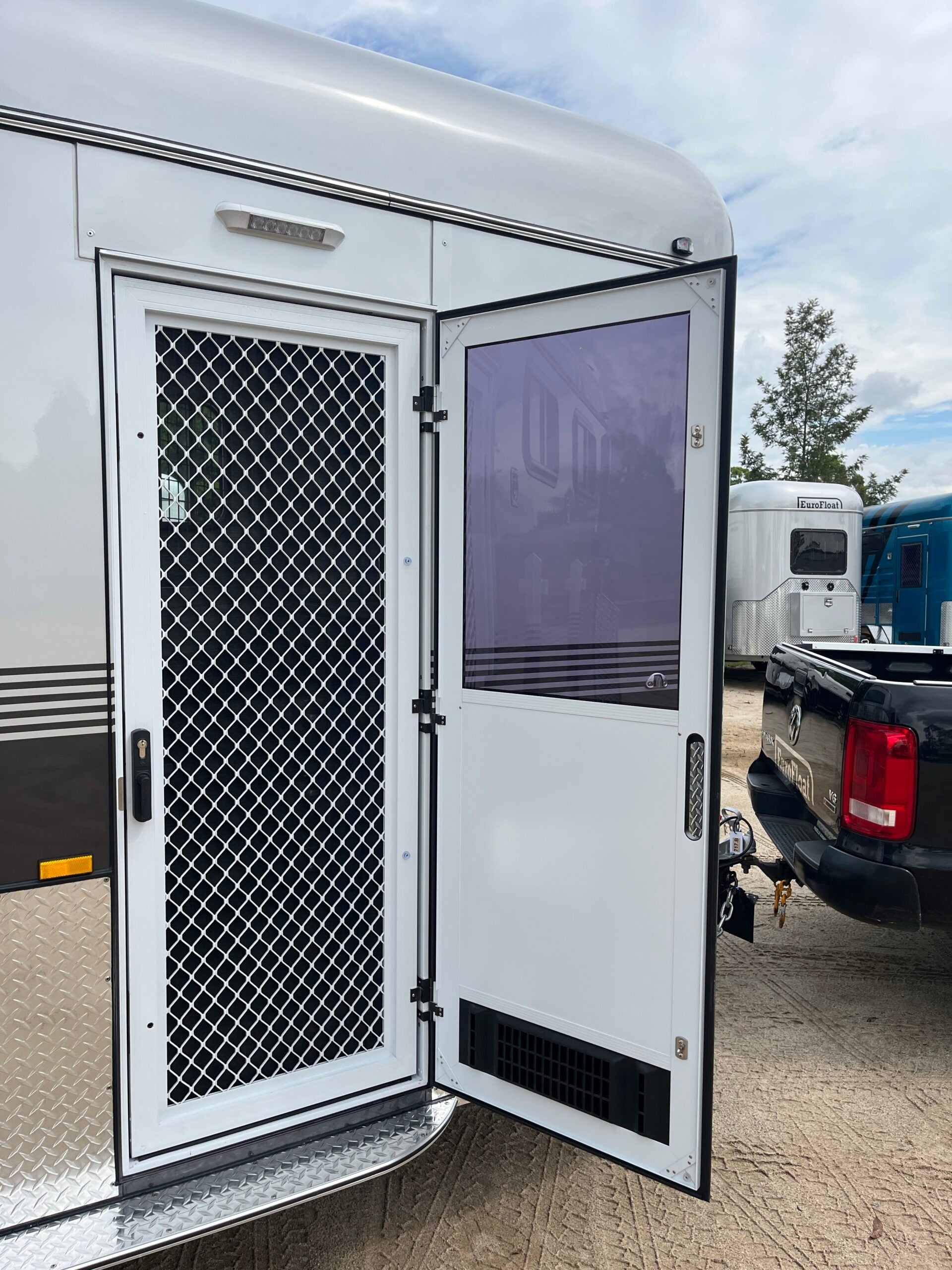 2HAL-L860 SN Prestige Series Deluxe Package