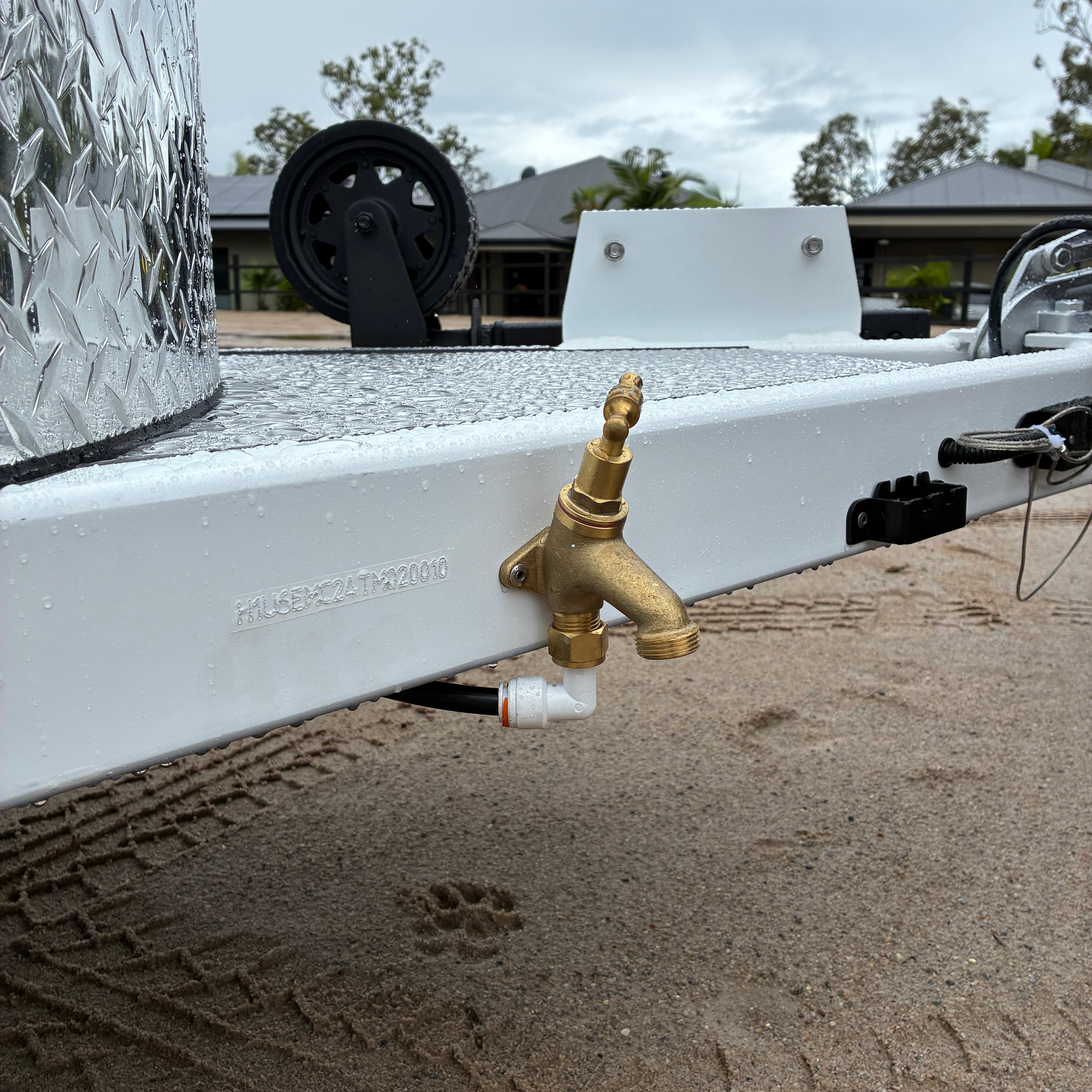 2 Horse Straight Load Float L400 RN Classic