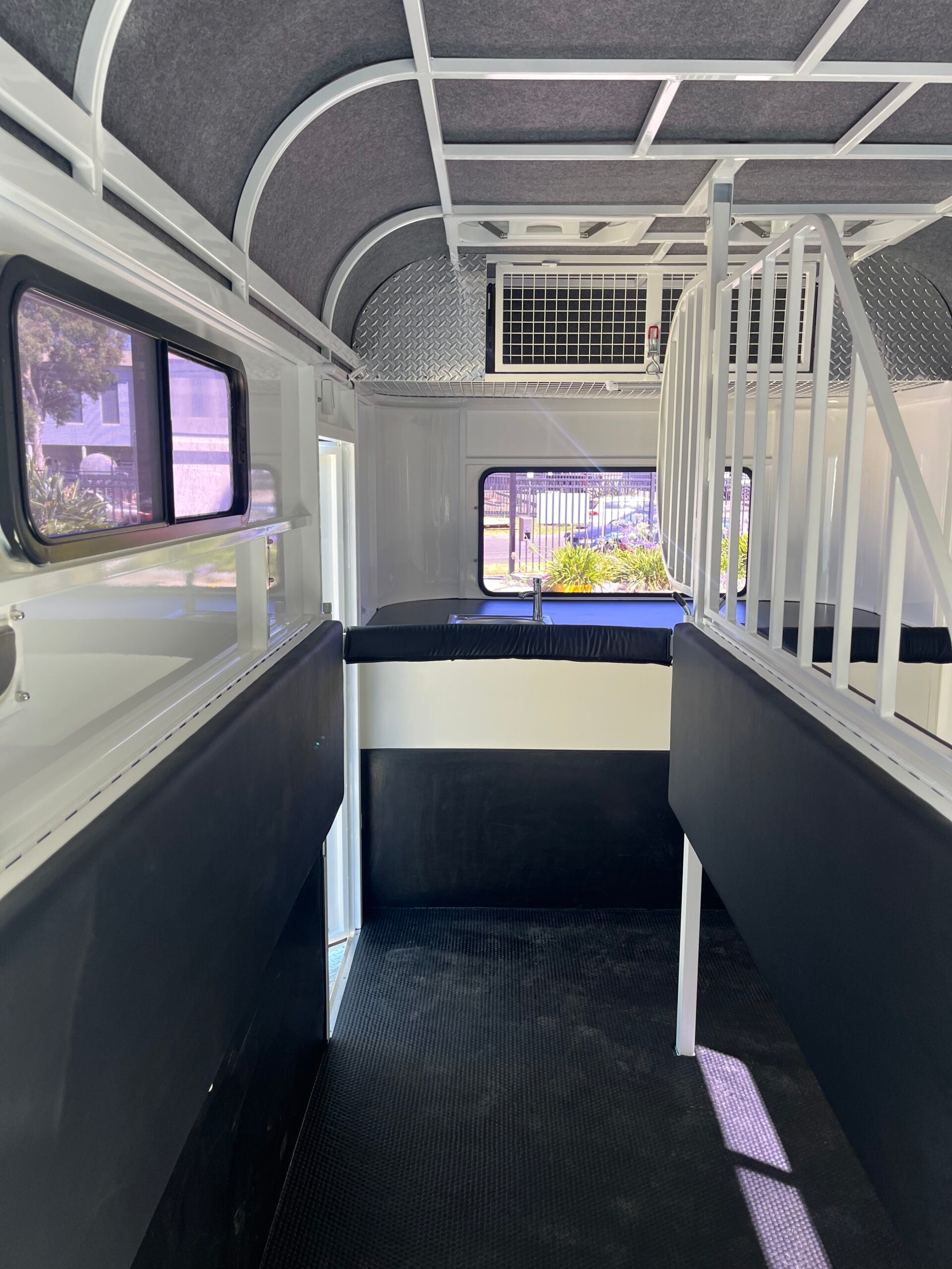 2HSL-L600 SN WB Prestige Series Standard Package