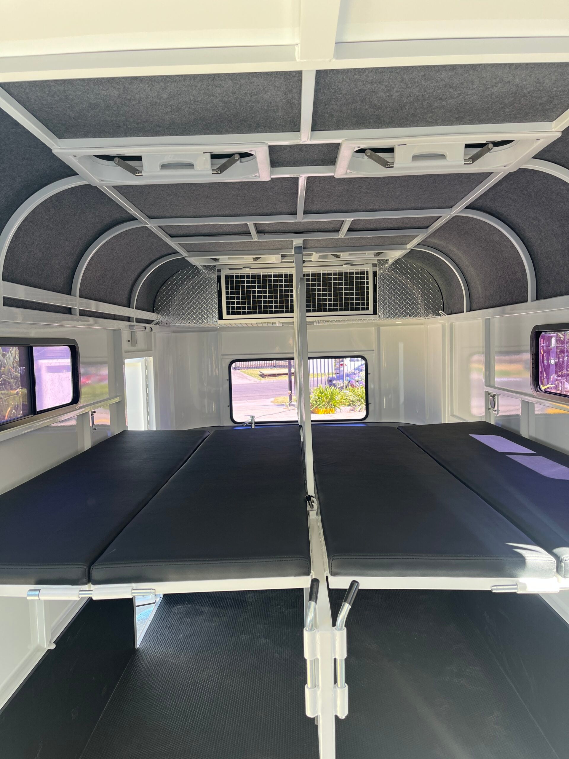 2HSL-L600 SN WB Prestige Series Standard Package