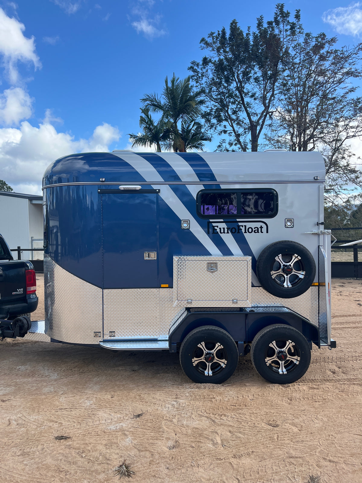 2 Horse Straight Load Float L400 RN Classic