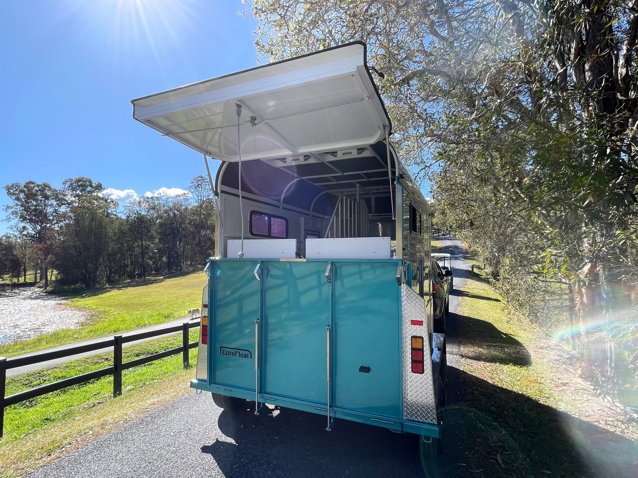 2 Horse Straight Load Camper Float L500 SN