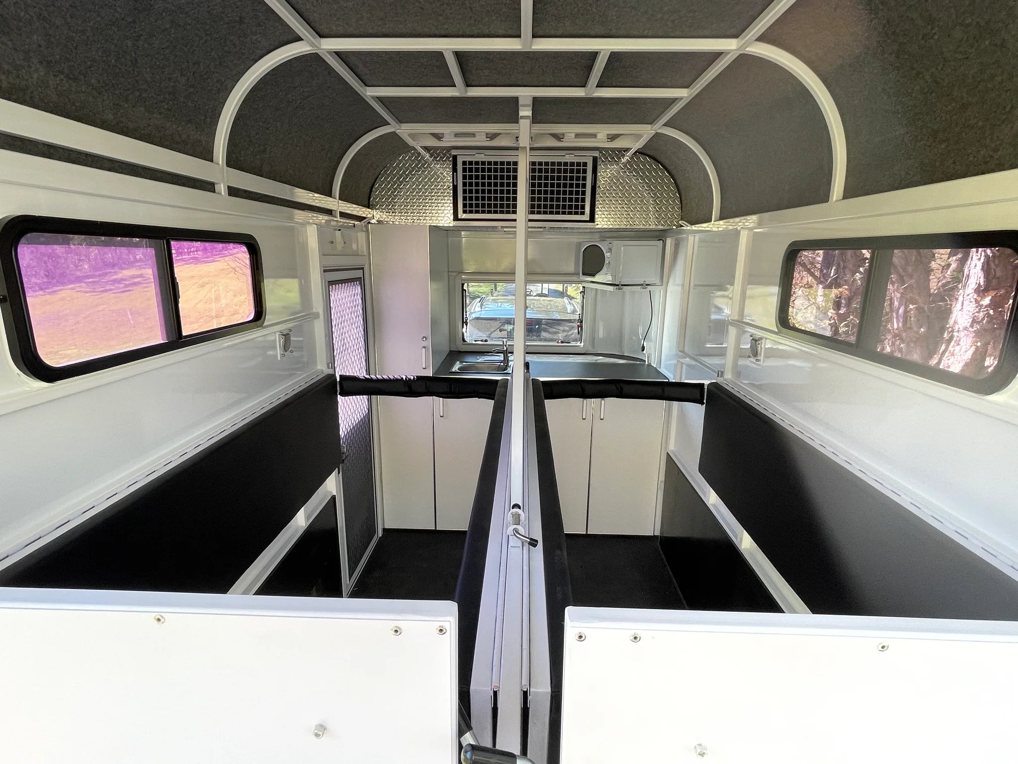 2 Horse Straight Load Camper Float L500 SN