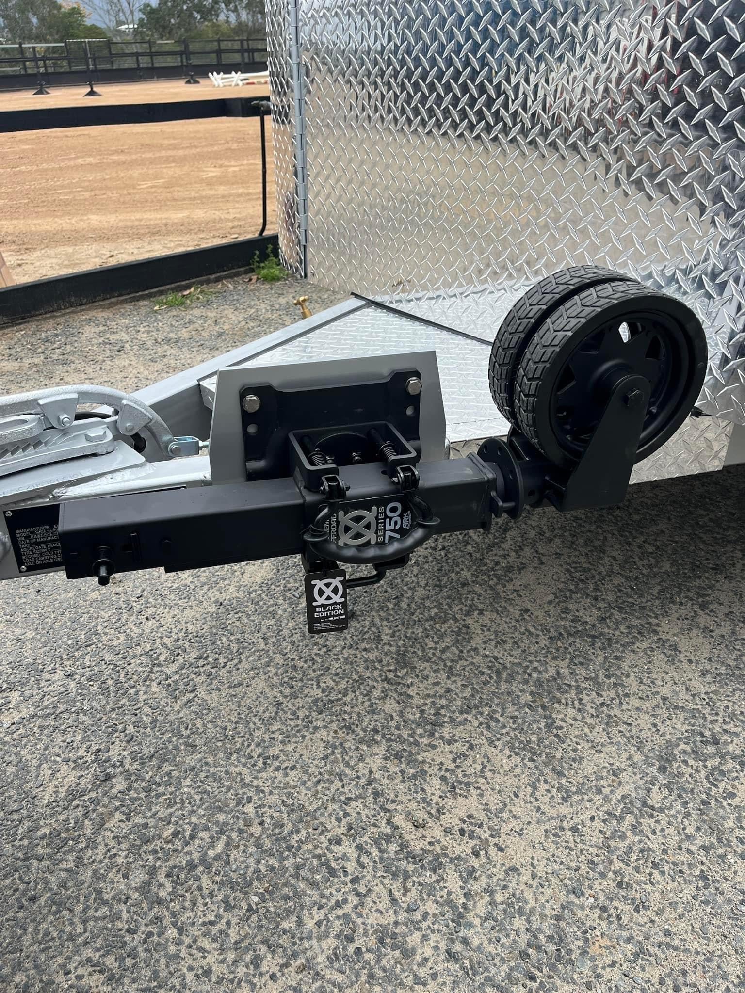 2 Horse Straight Load Camper Float L600 SN
