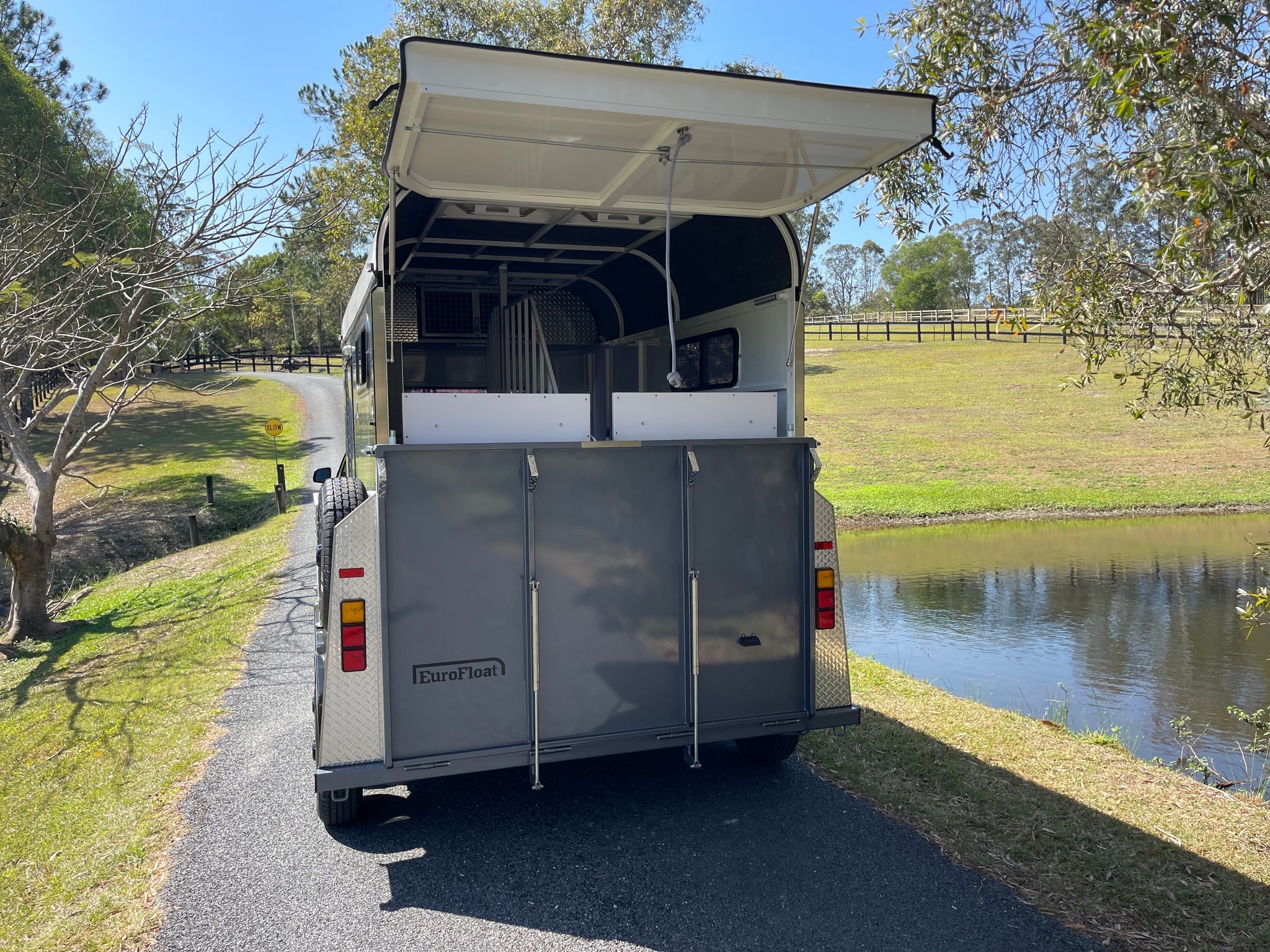 2 Horse Straight Load Float L600 SN