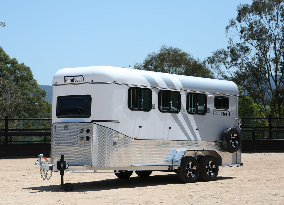 3 Horse Angle Load Camper Float L500 SN