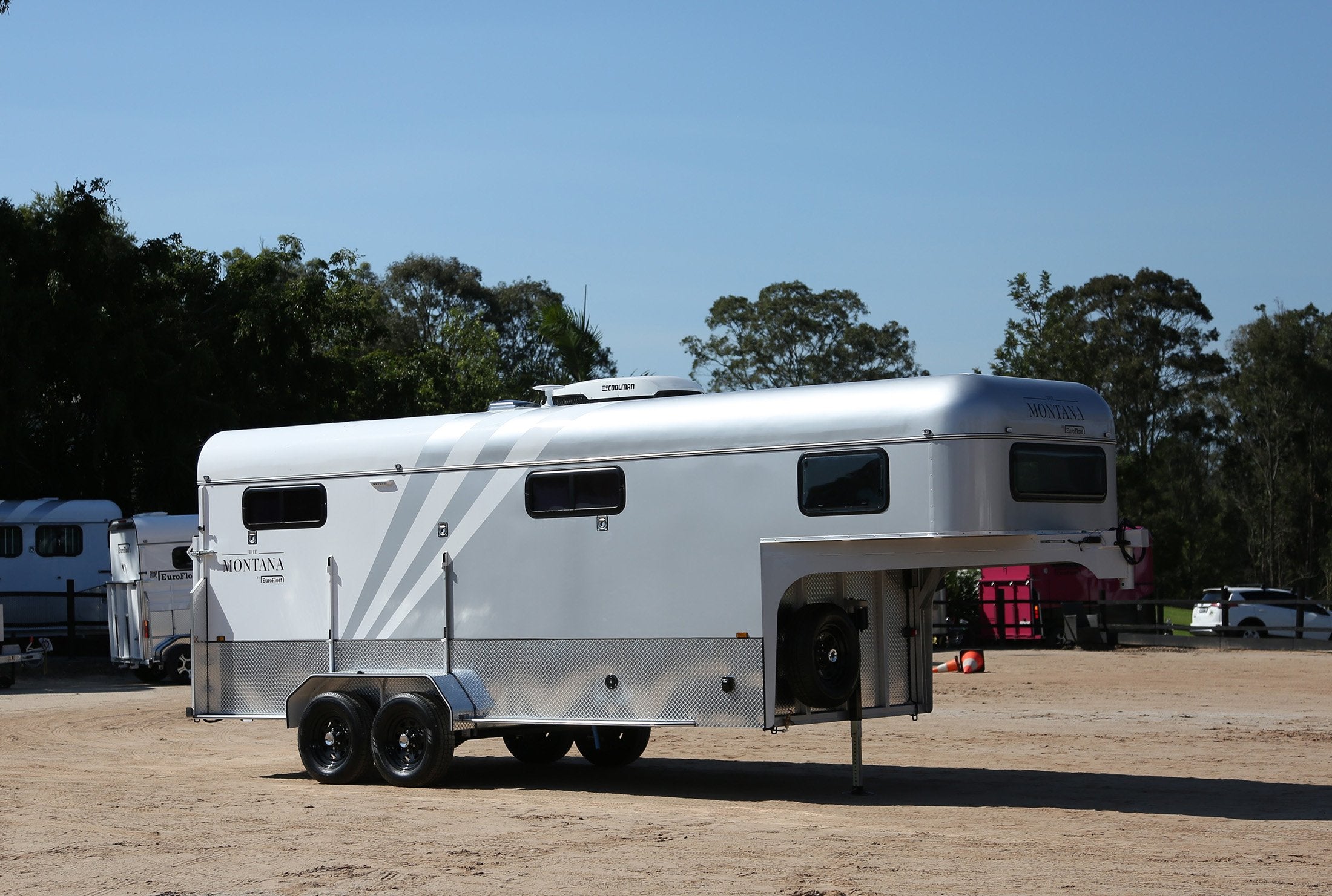 Gooseneck Overnighter Package 2HSGN SN (2.1)