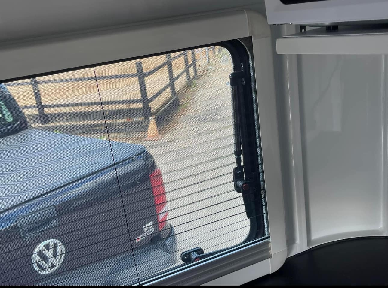 2HSL-L500 Deluxe Package + Caravan Door