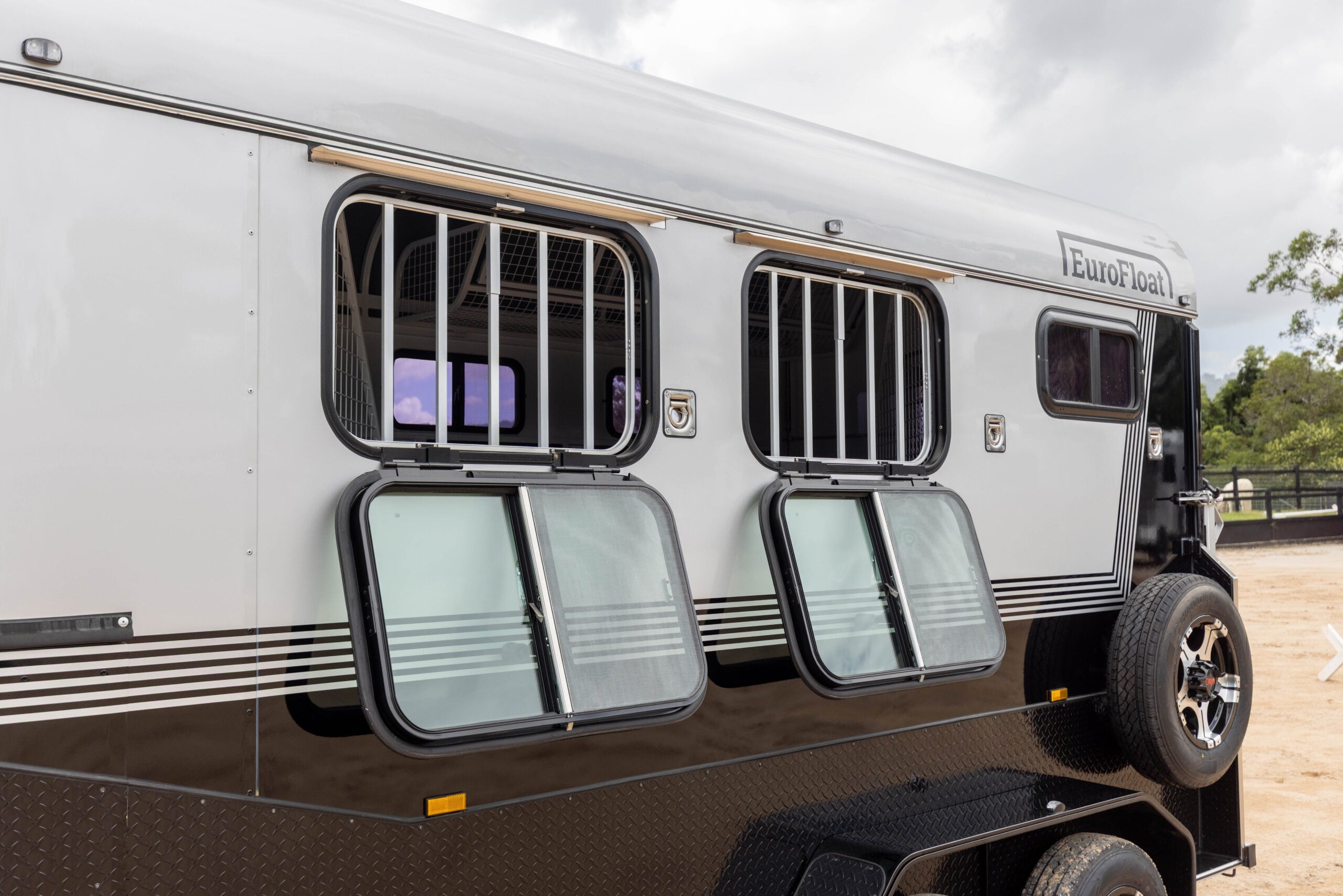 2HAL-L860 SN Prestige Series Deluxe Package