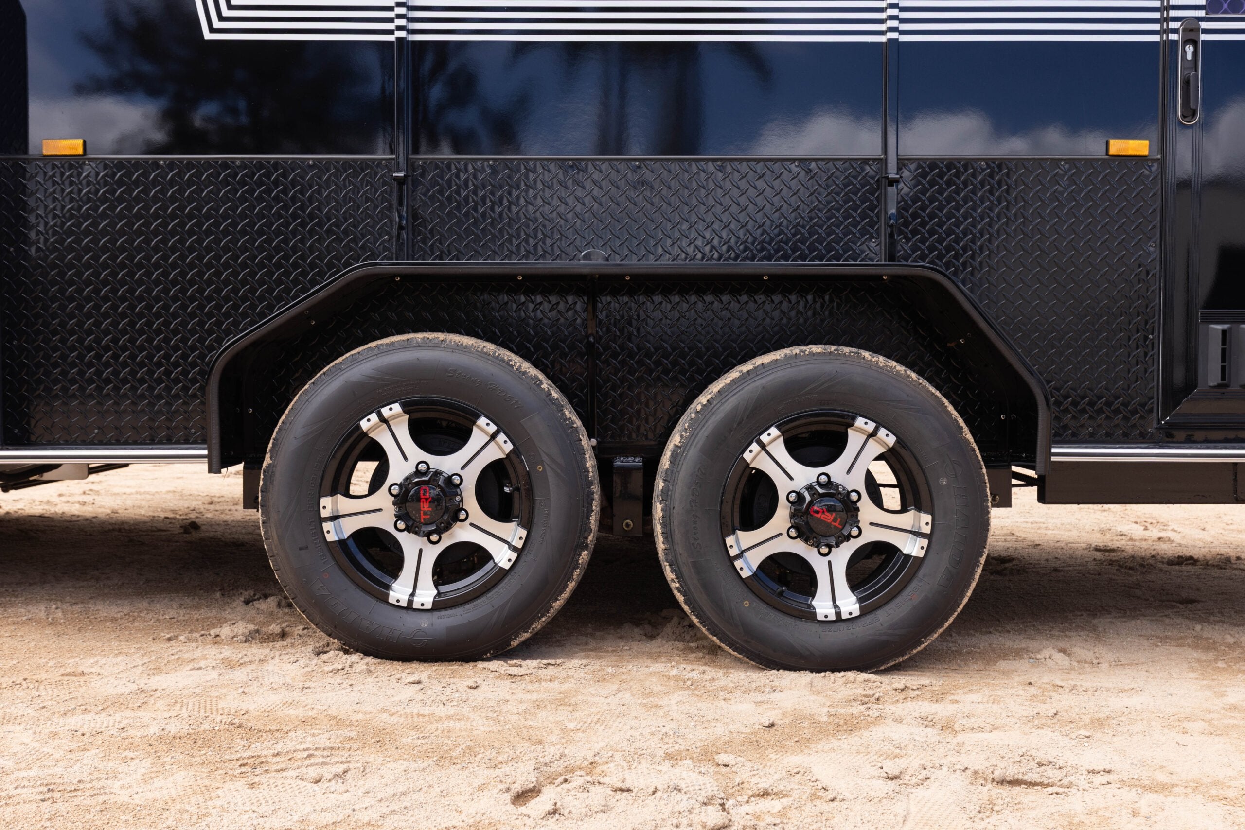 2HAL-L860 SN Prestige Series Deluxe Package