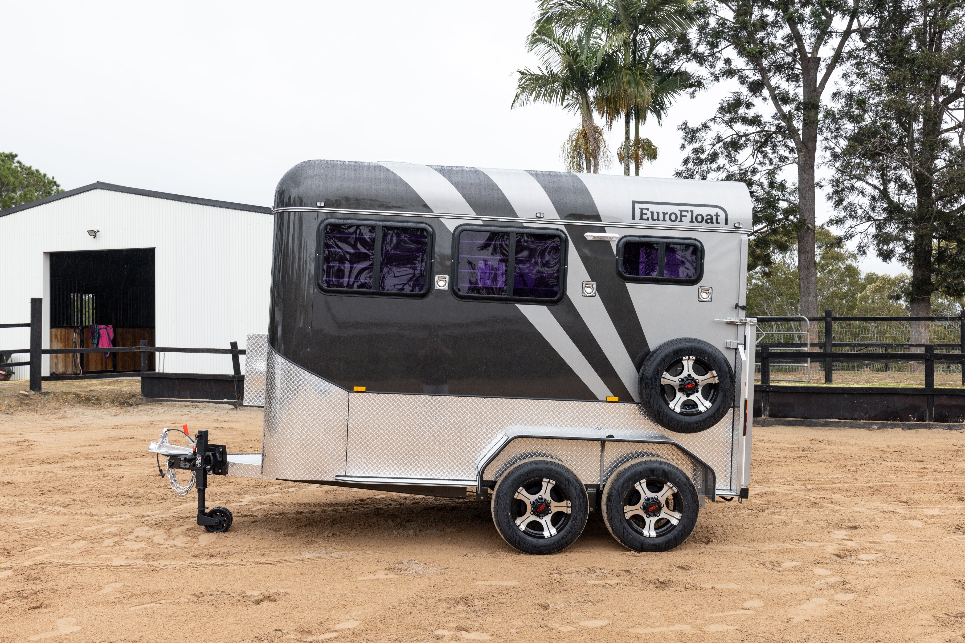 2 Horse Angle Load Float S SN Classic