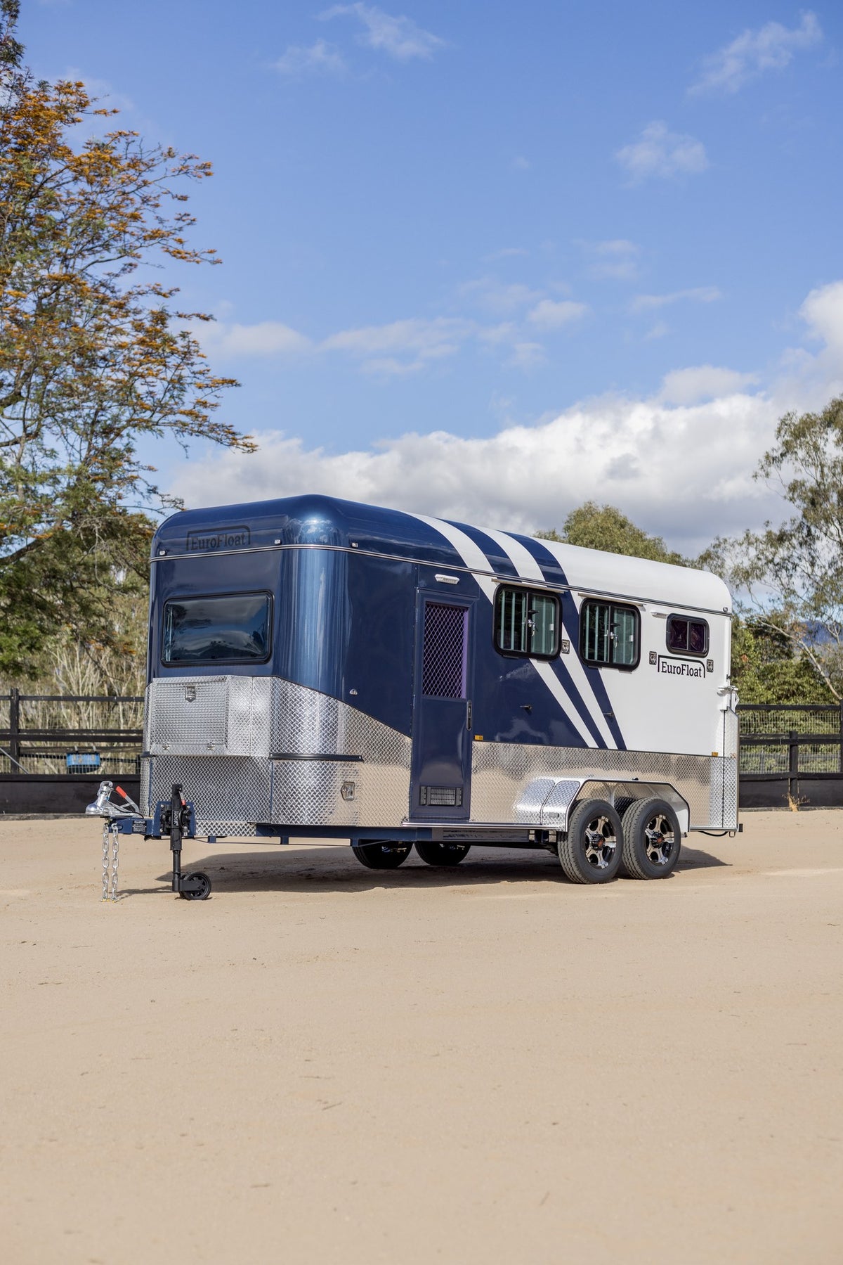 EuroFloat 770.B Mid Overnighter 2.1 horse float with living, front three-quarter view