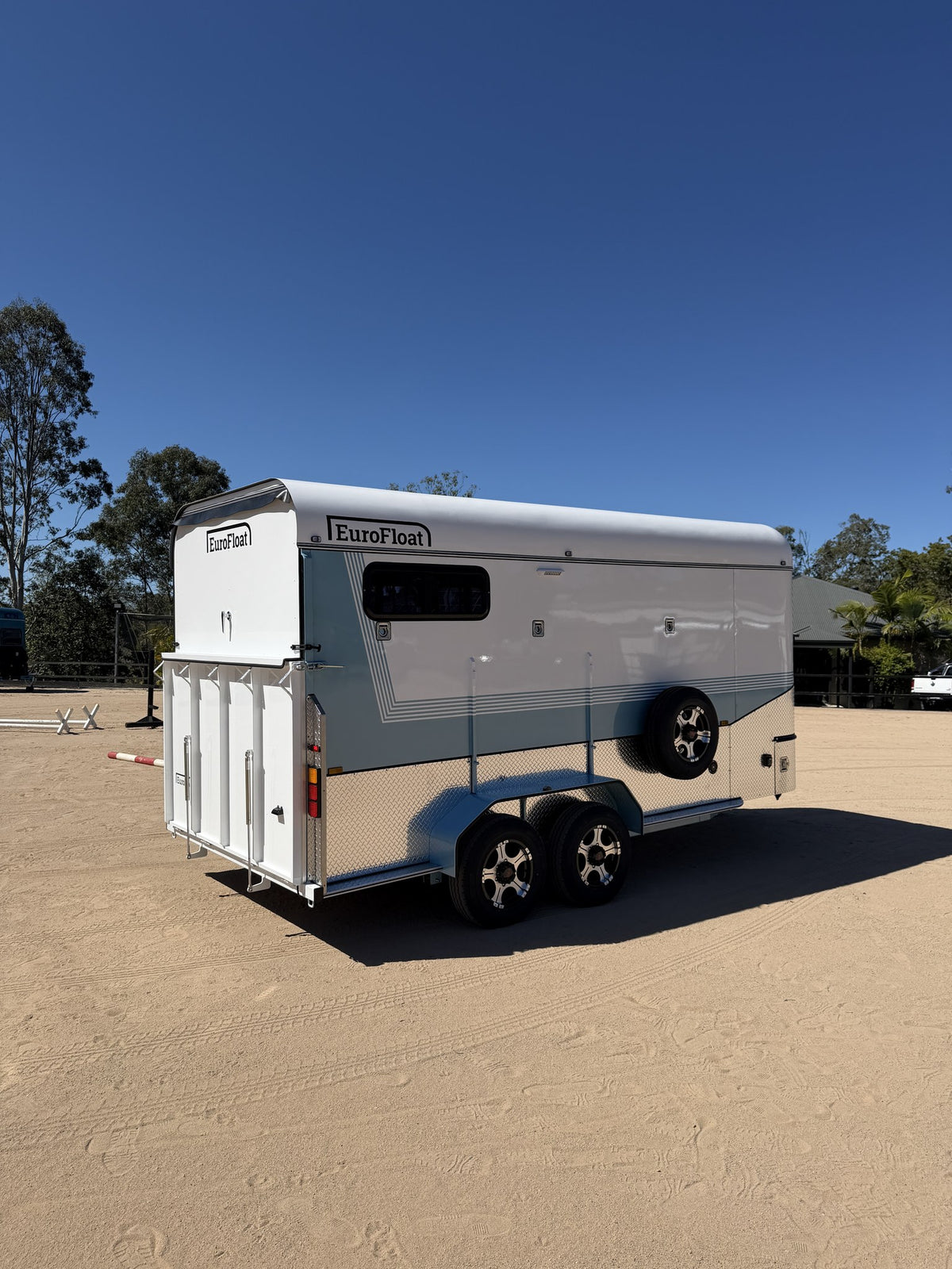 EuroFloat 774.A Compact Overnighter 2.1 horse float with living, photo 7