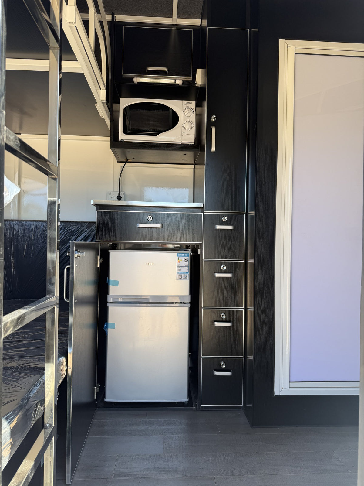 EuroFloat 774.A Compact Overnighter 2.1 horse float with living, photo 15