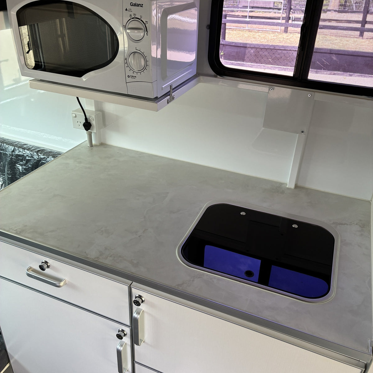 EuroFloat 781.A 2HAL Overnighter Compact Series 2.0 horse float, photo 30