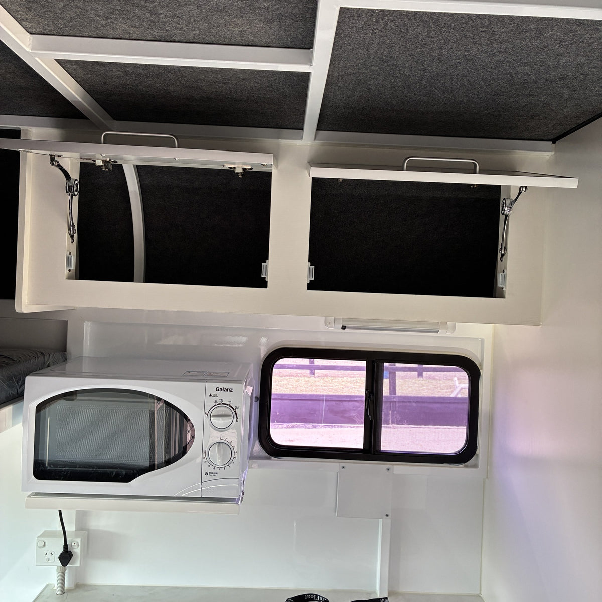 EuroFloat 781.A 2HAL Overnighter Compact Series 2.0 horse float, photo 35