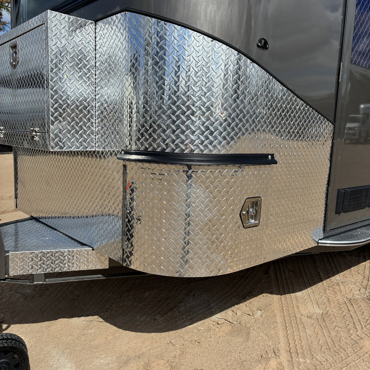 EuroFloat 781.A 2HAL Overnighter Compact Series 2.0 horse float, photo 42