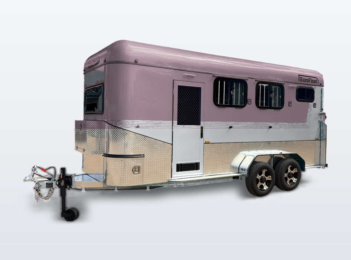 2 Horse Angle Load Camper Float Mid Overnighter SN 2.1, photo 1