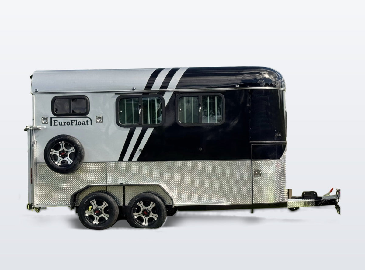2 Horse Angle Load Camper Float L860 SN Classic, photo 1