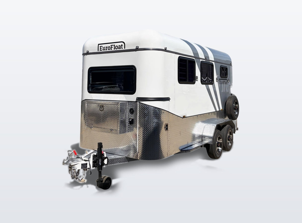 2 Horse Angle Load Camper Float L860 SN Classic, photo 1