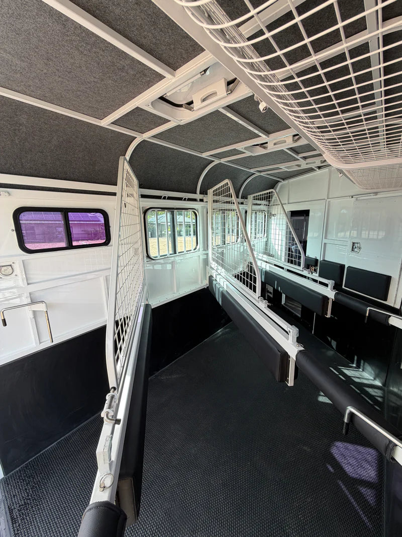3 Horse Angle Gooseneck Camper Float SN 3.1