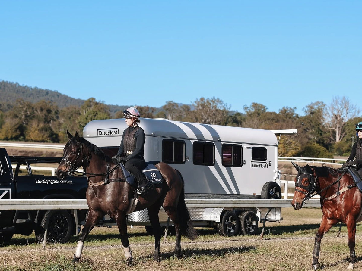 Riders and horses with EuroFloat horse floats