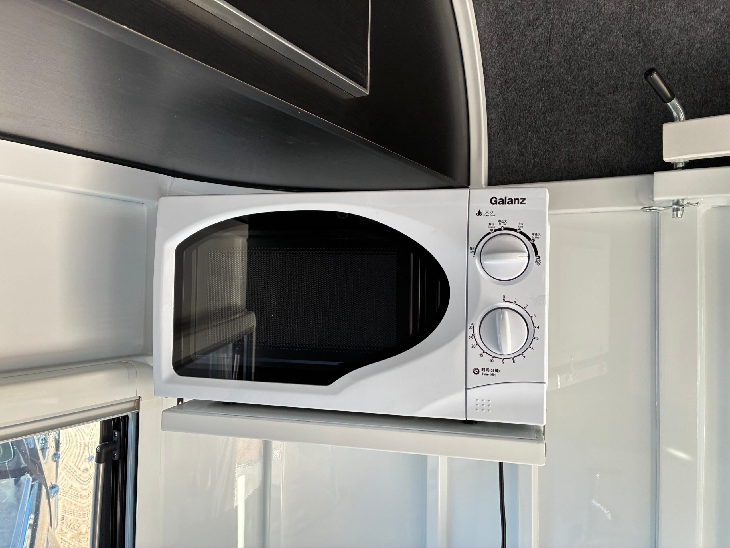2HAL-L860 SN Prestige Series Deluxe Package