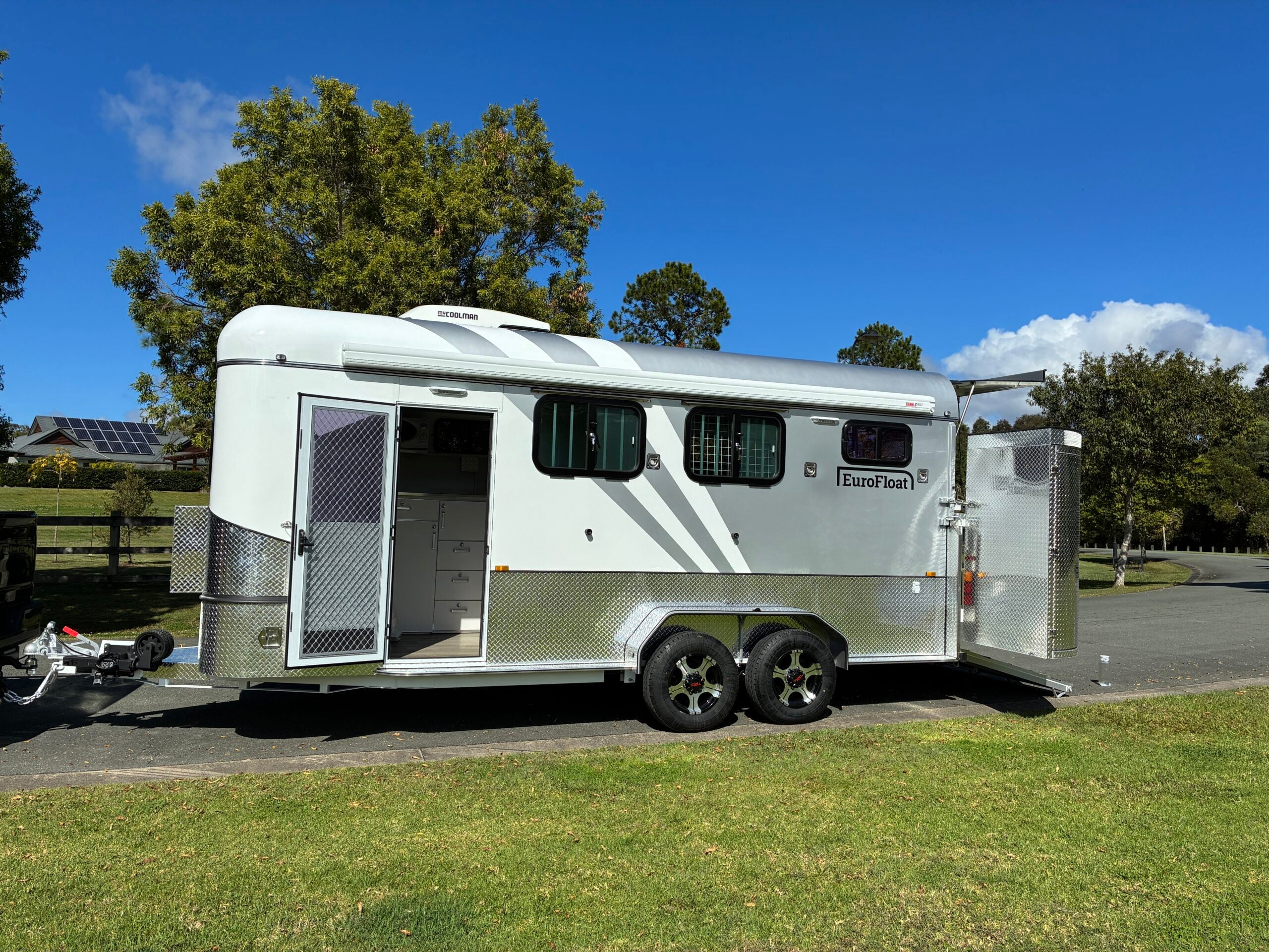2 Horse Angle Load Camper Float Ultimate Overnighter SN 2.0