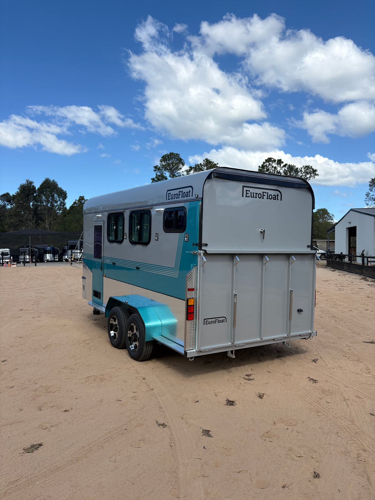 2 Horse Angle Load Camper Float Mid Overnighter SN 2.0