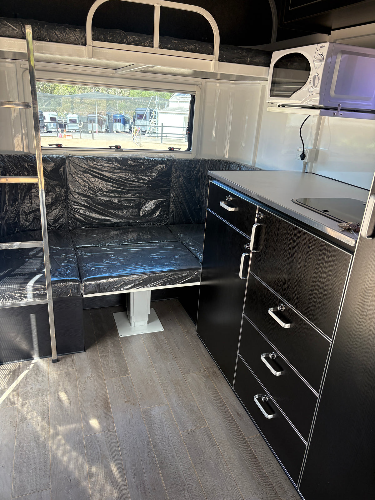 2 Horse Angle Load Camper Float Mid Overnighter SN 2.0