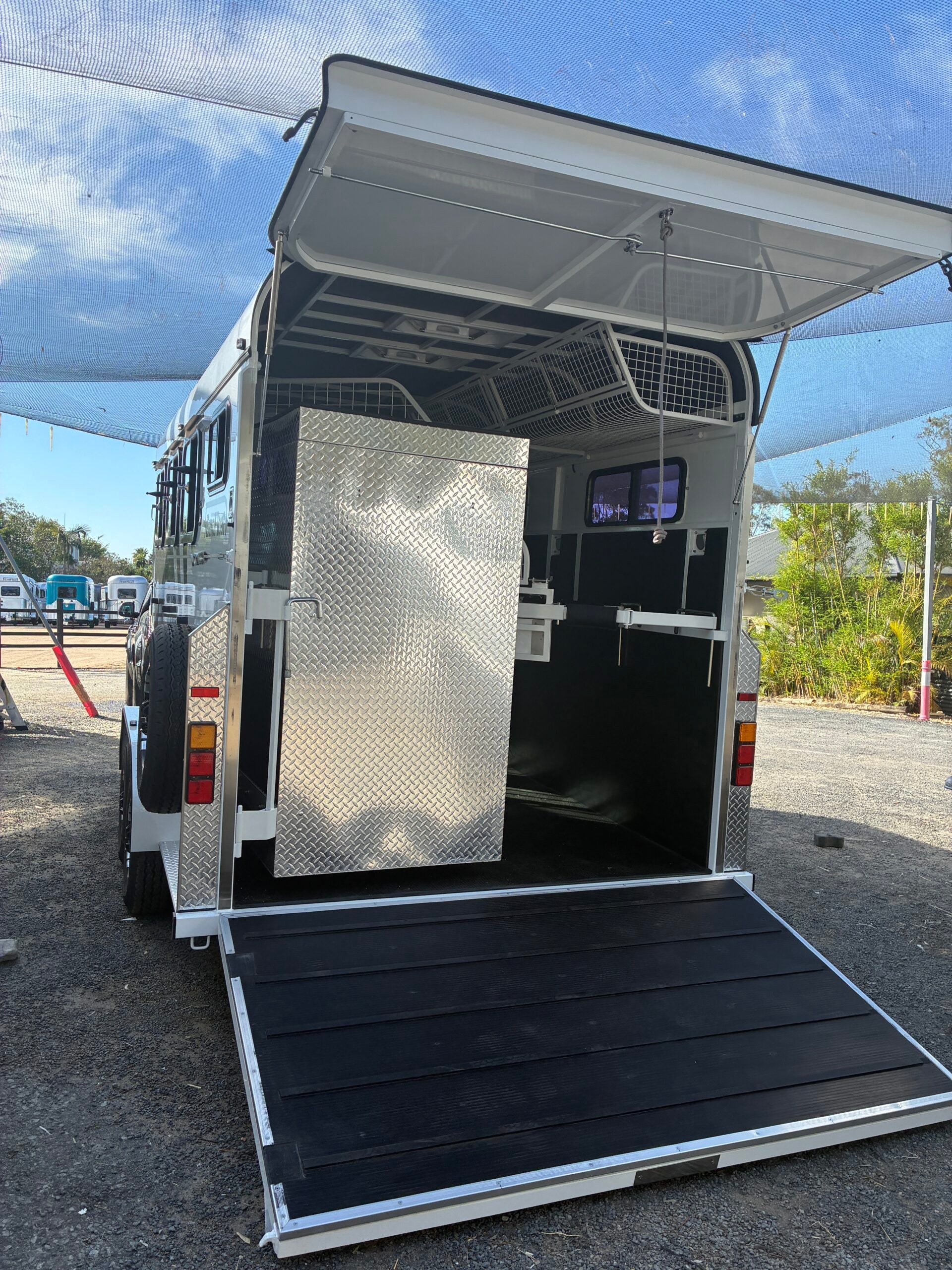 3HAL-L500 SN Prestige Eventer Series Deluxe Package